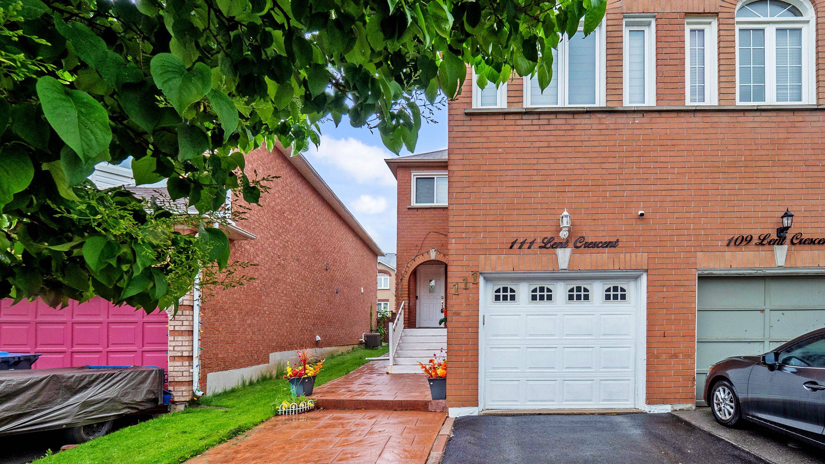 Brampton, ON L6Y 4X7,111 Lent CRES