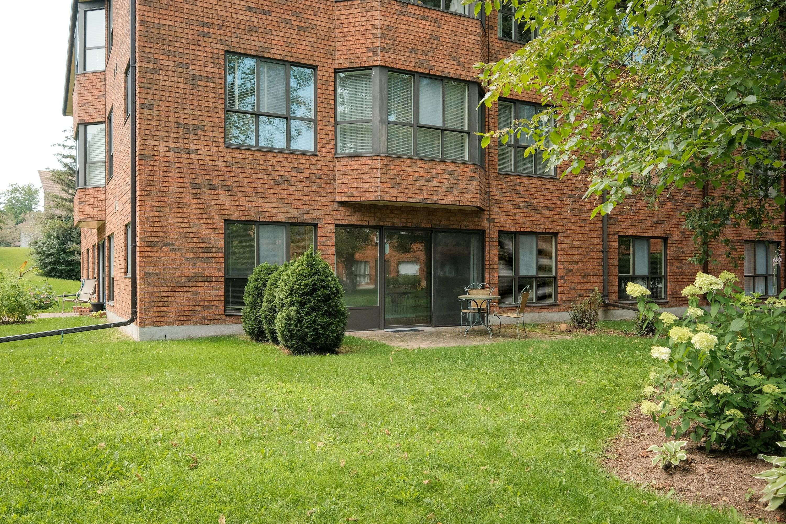 Peterborough East, ON K9H 7K5,921 Armour RD #102
