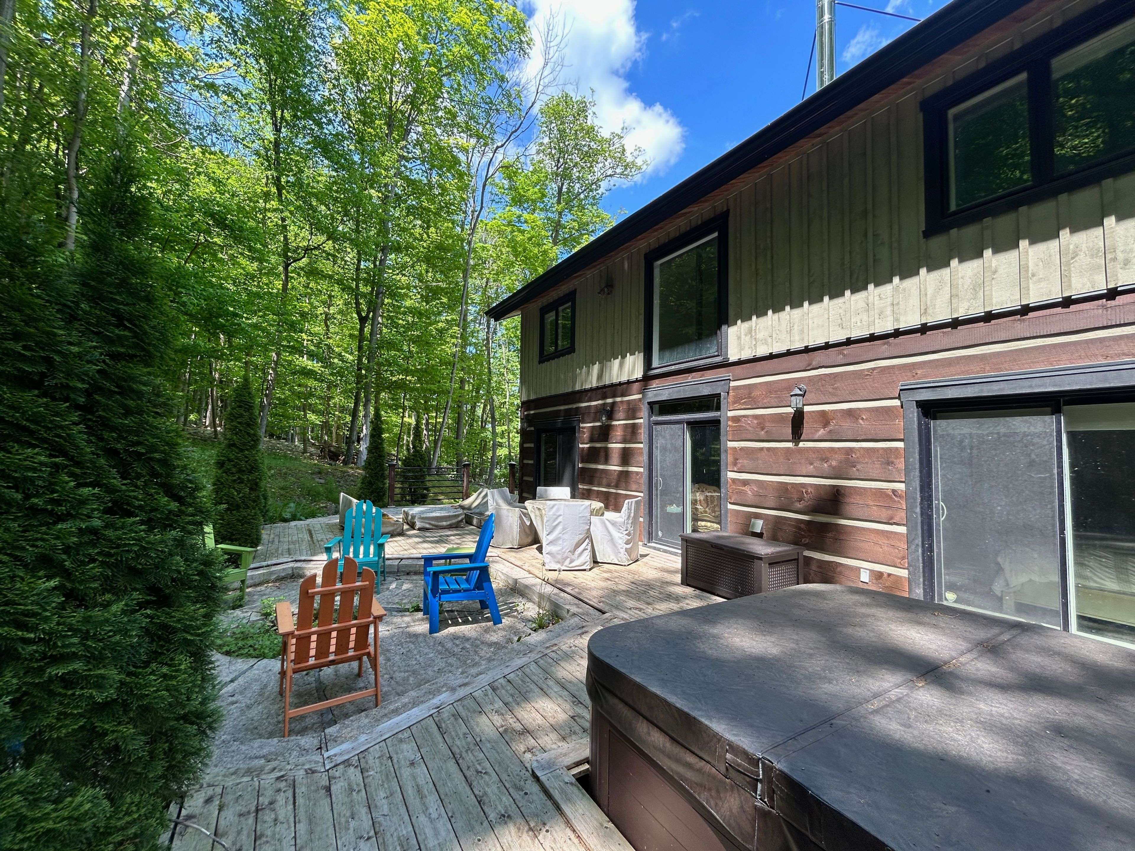Meaford, ON N0H 2P0,112 STARLIGHT LN
