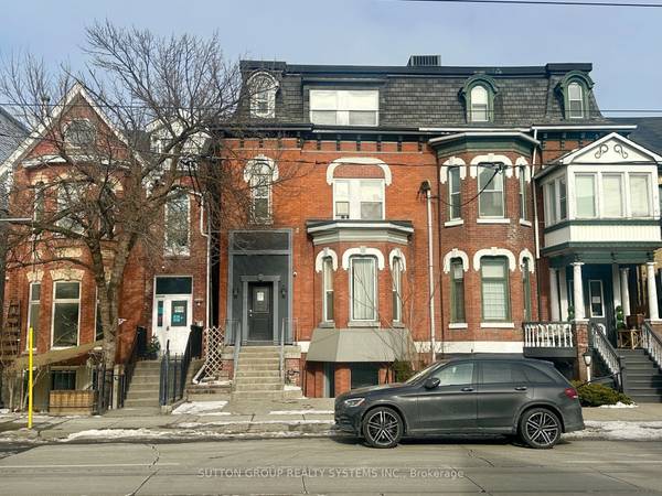 210 Carlton ST #L3, Toronto C08, ON M5A 2L1