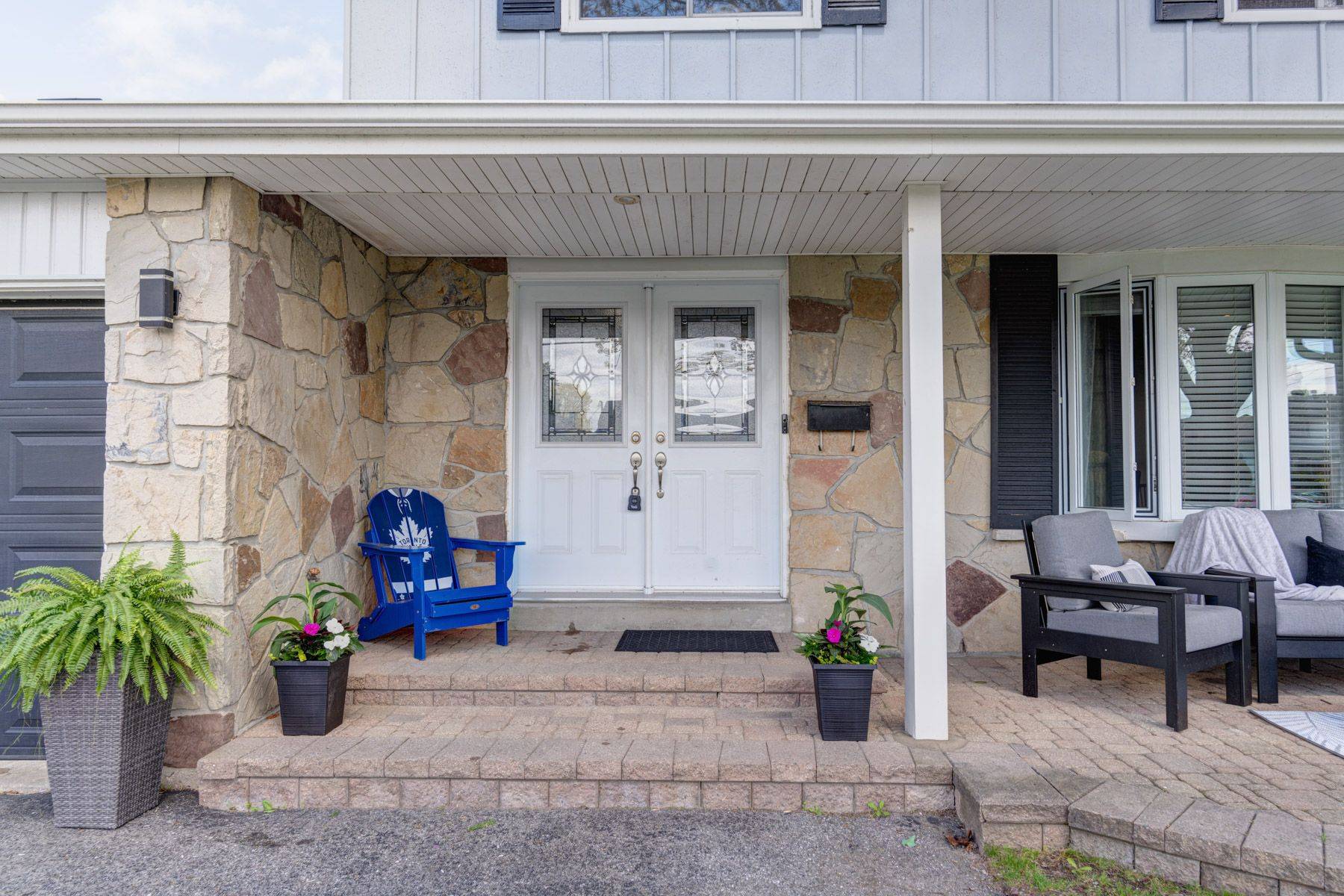Pickering, ON L1W 2V9,799 Oliva ST