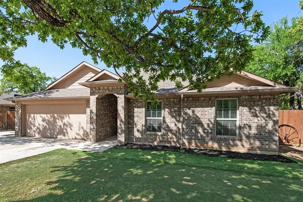 Runaway Bay, TX 76426,207 Shady Oaks Drive