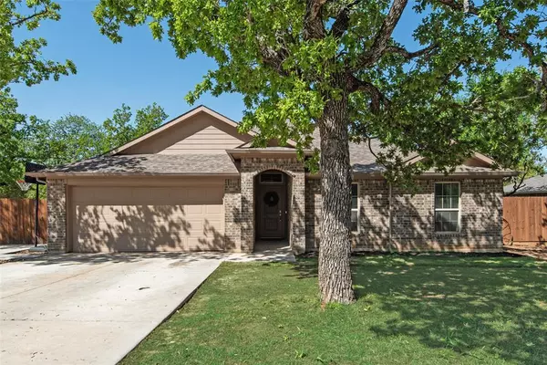 Runaway Bay, TX 76426,207 Shady Oaks Drive