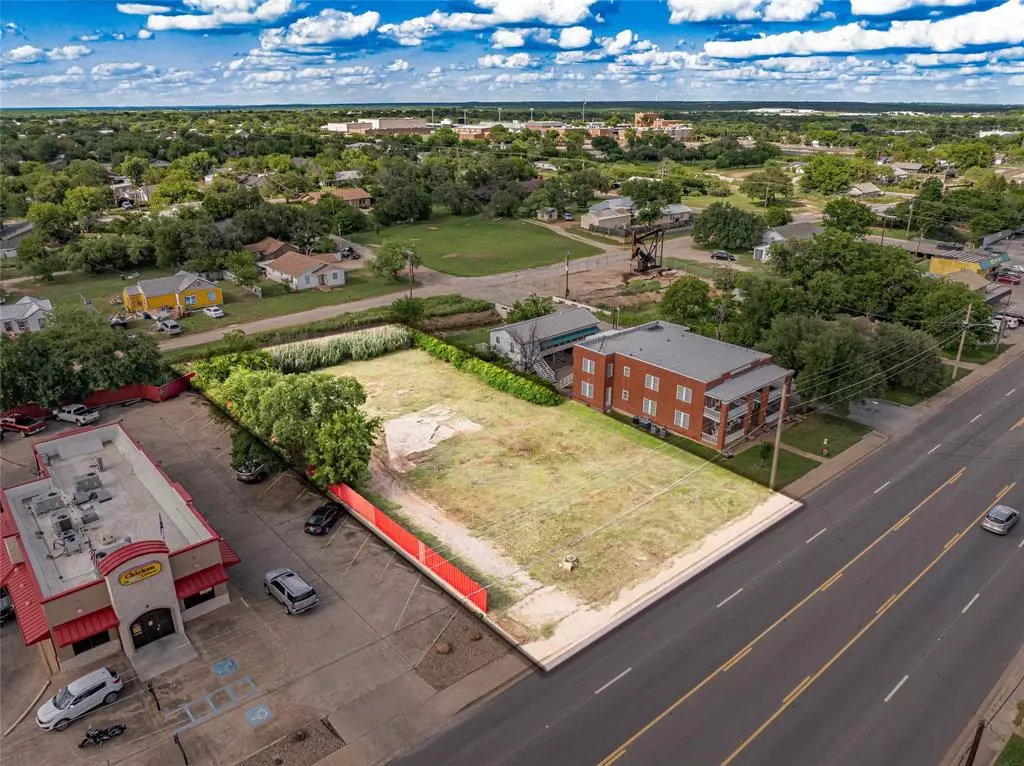 Breckenridge, TX 76424,902 W Walker Street