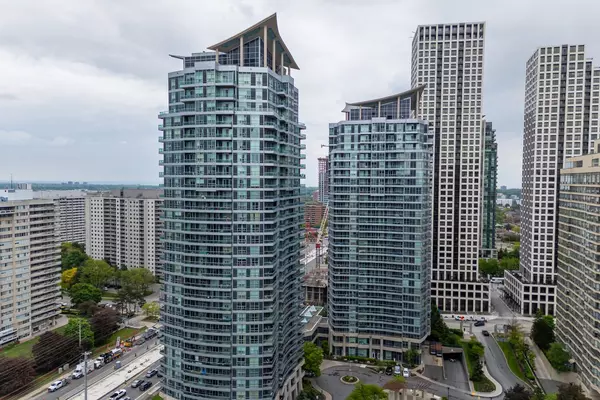 33 Elm DR #1403, Mississauga, ON L5B 4M2