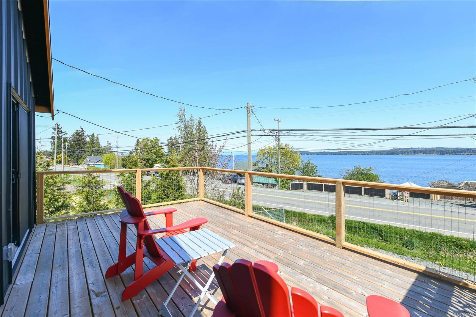 Union Bay, BC V0R 3B0,5693 Island Hwy S