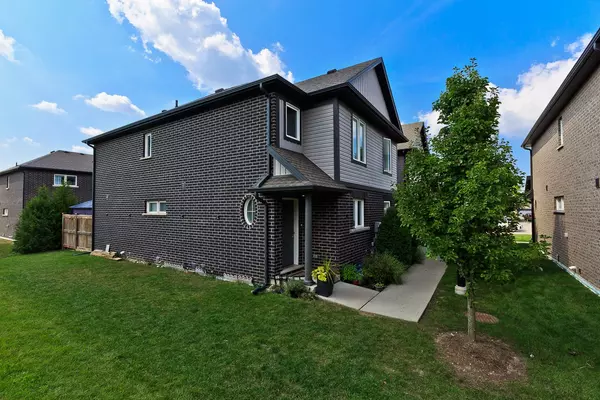 Niagara Falls, ON L2H 3P9,7768 Ascot CIR #50