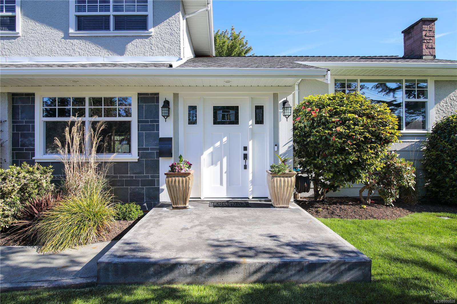 Saanich, BC V8H 1R3,1882 Ventura Way