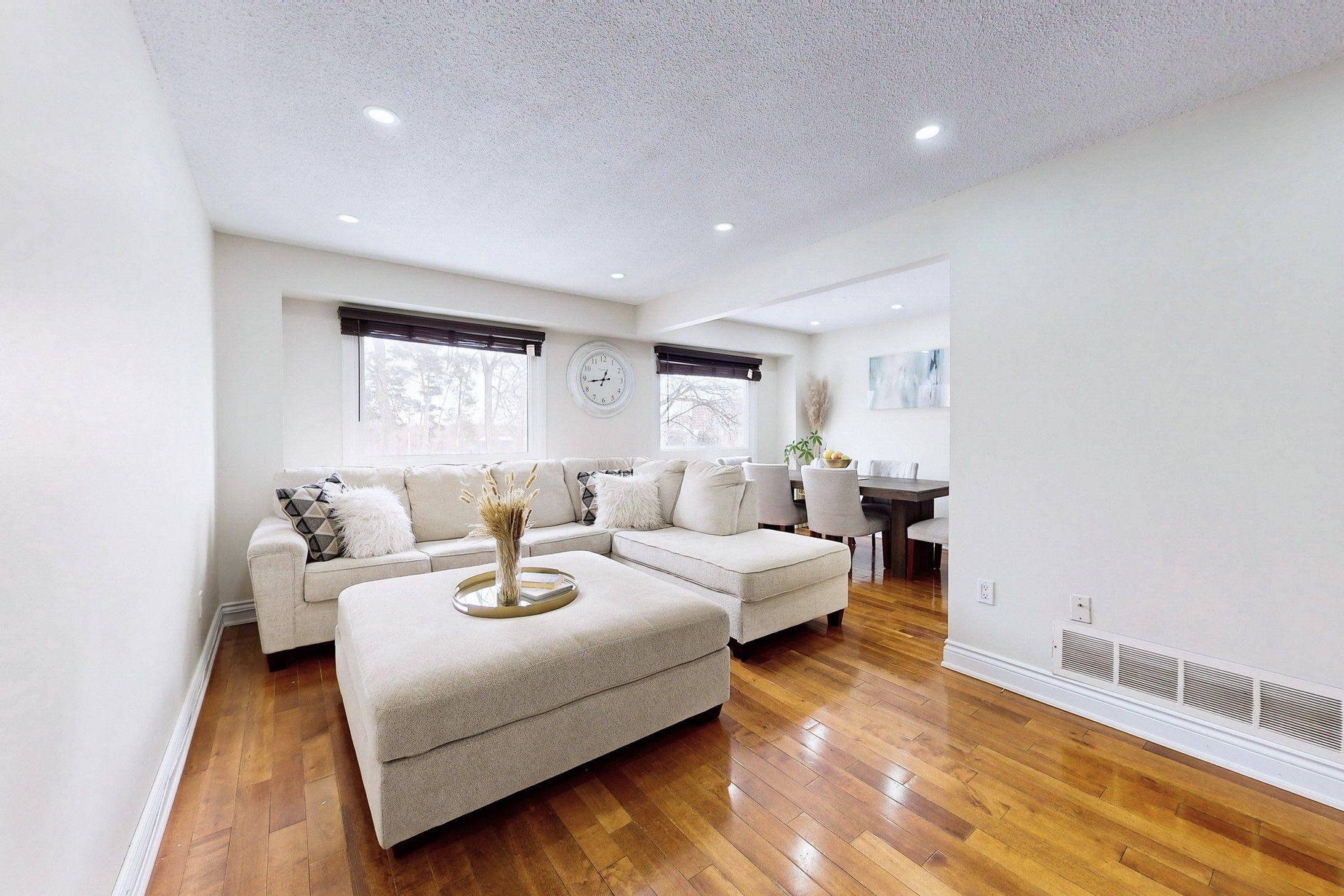 Mississauga, ON L5B 2P6,60 Hanson RD #62