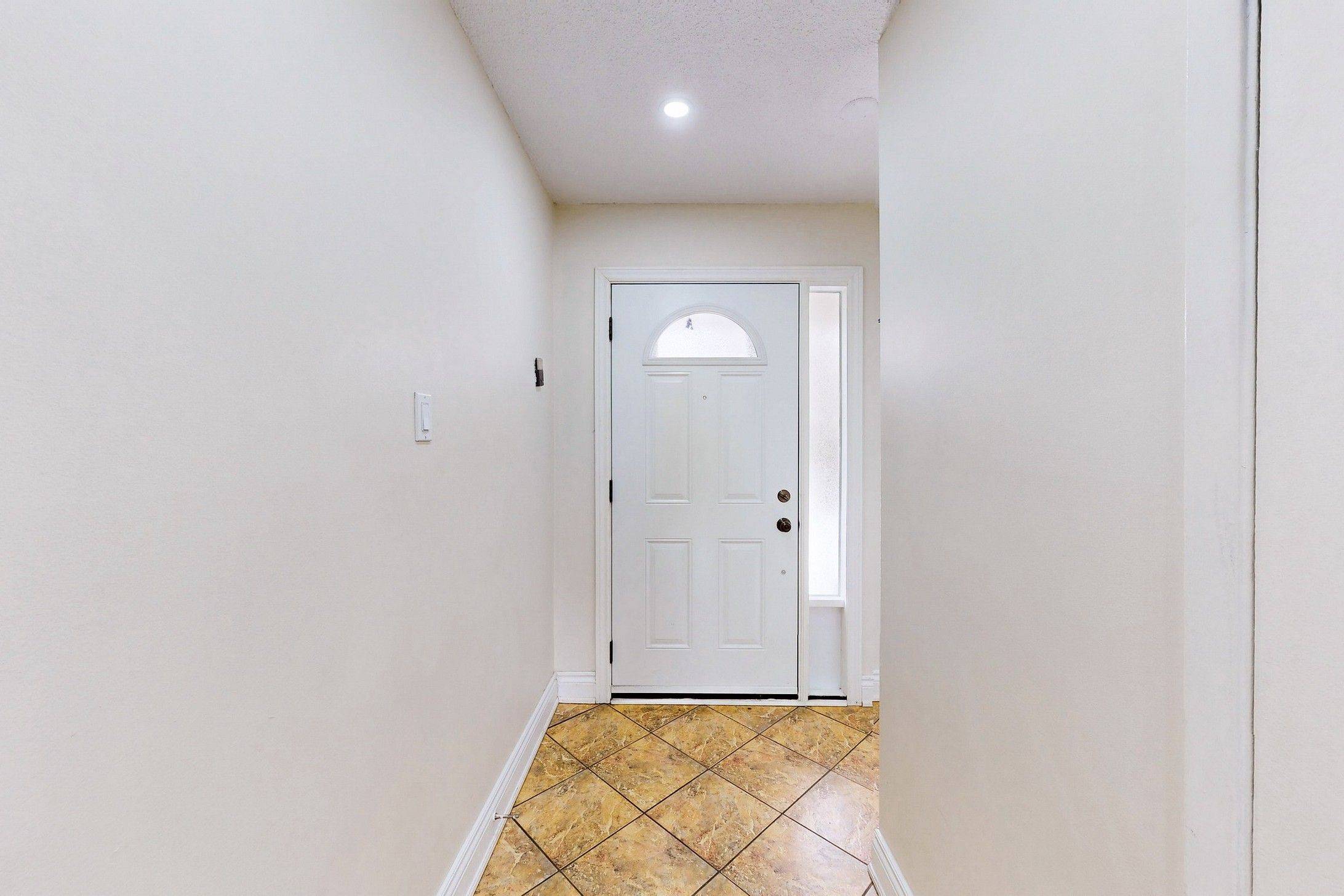 Mississauga, ON L5B 2P6,60 Hanson RD #62