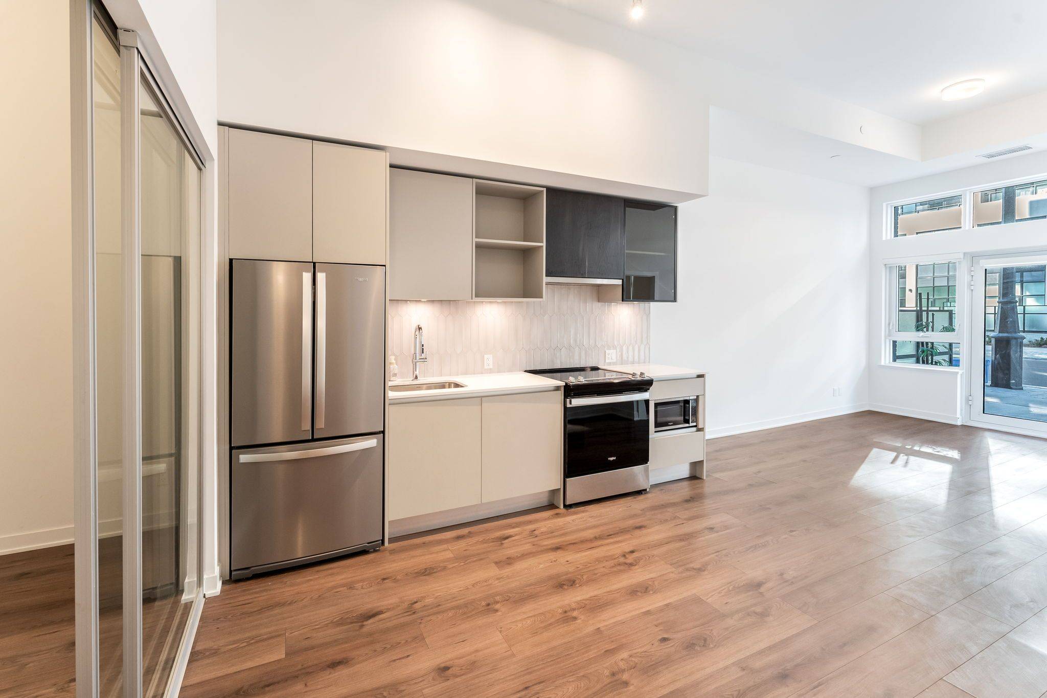 Oakville, ON L6M 4P9,405 Dundas ST #114