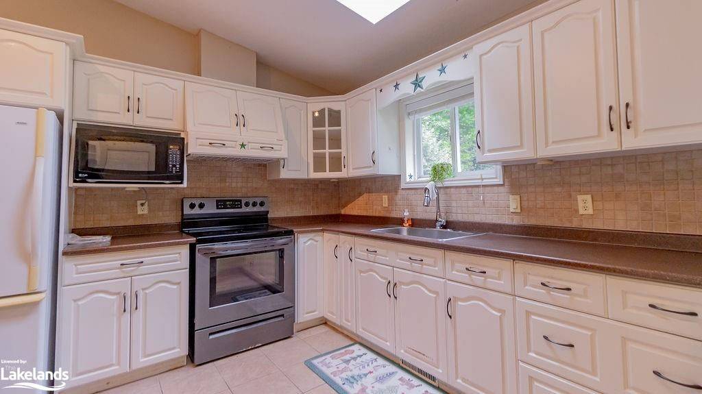 Lake Of Bays, ON P0B 1A0,4244 MUSKOKA ROAD 117 N/A