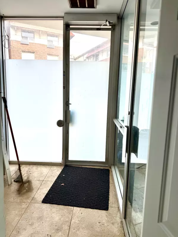 Hamilton, ON L8M 1K9,730 Main ST E