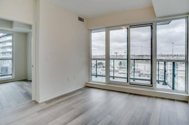 Toronto W06, ON M8V 0H1,39 Annie Craig DR #505