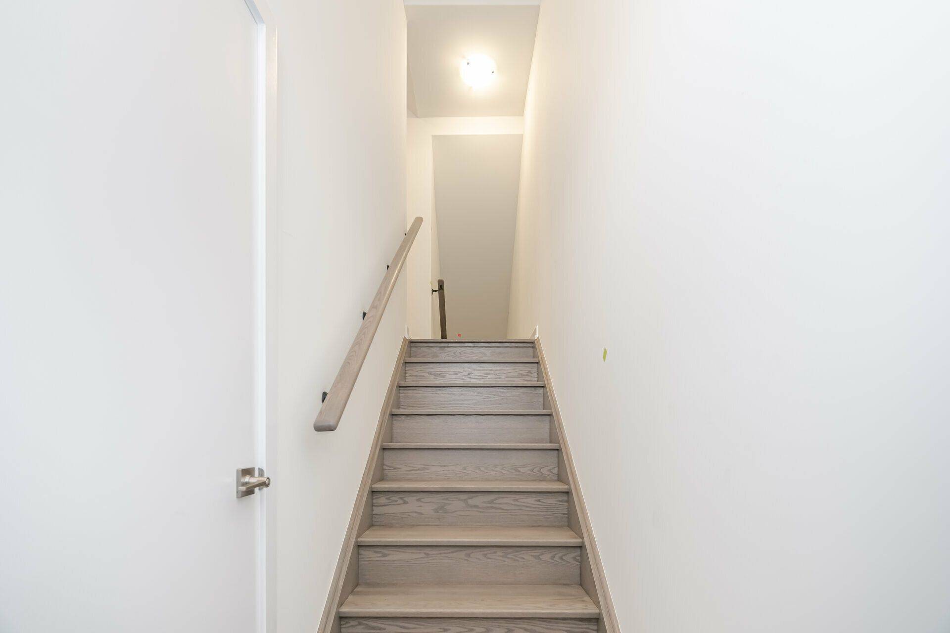 Oakville, ON L6M 5R2,1320 Kobzar DR