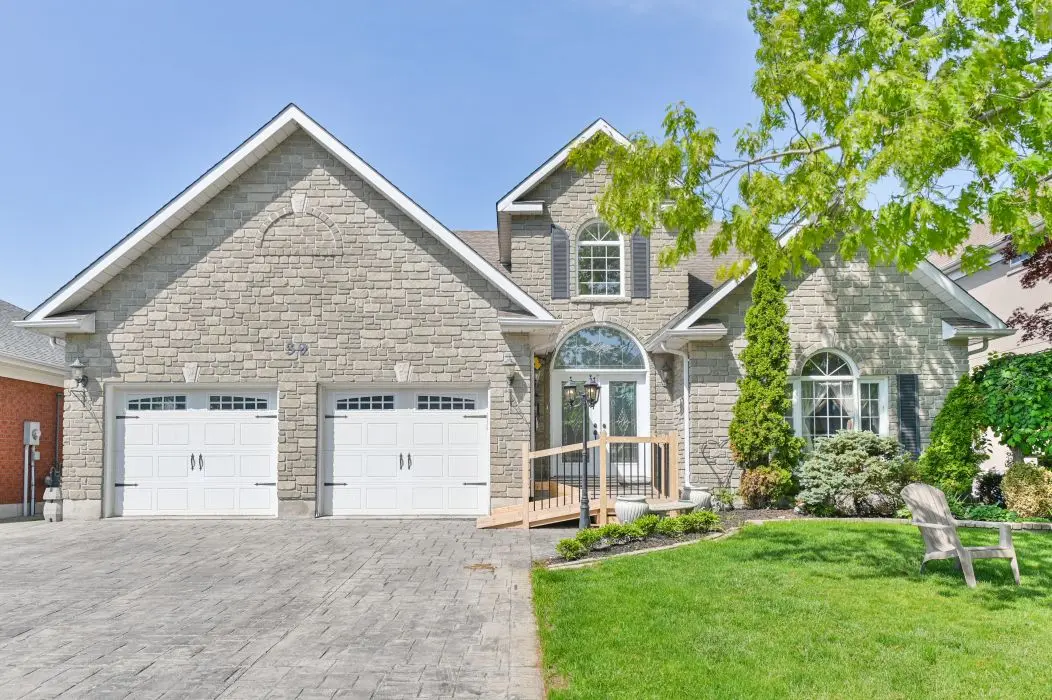 Belleville, ON K8P 5K3,39 Grosvenor DR