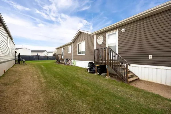 184 Greenwich LN, Fort Mcmurray, AB T9H 3Z3