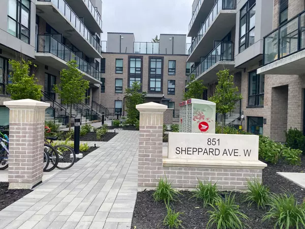 851 Sheppard AVE W #33, Toronto C06, ON M3H 0G2
