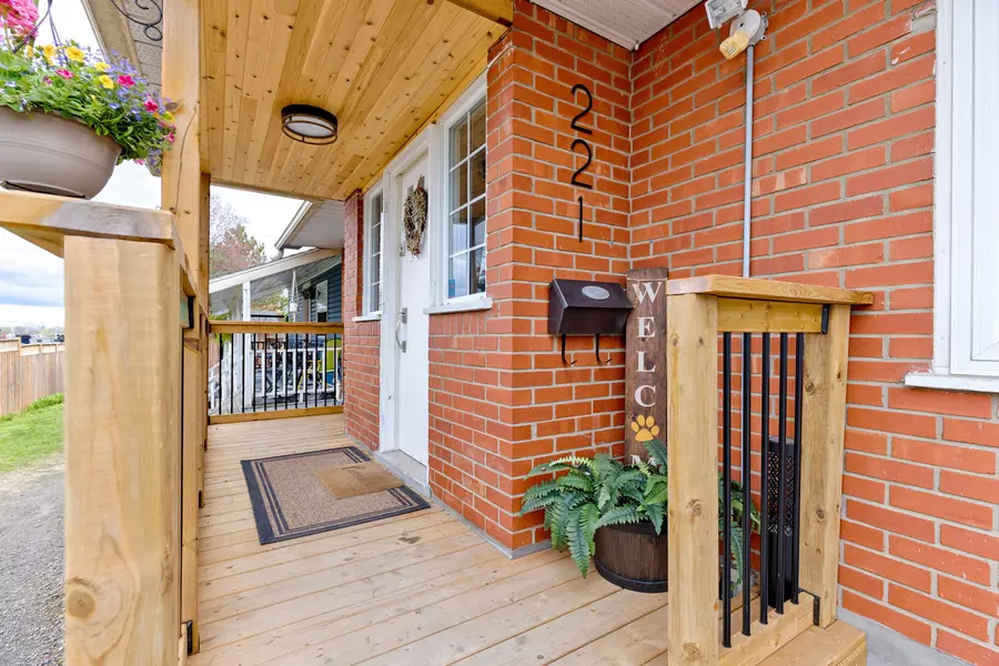 221 Belmont AVE, Pembroke, ON K8A 2C6