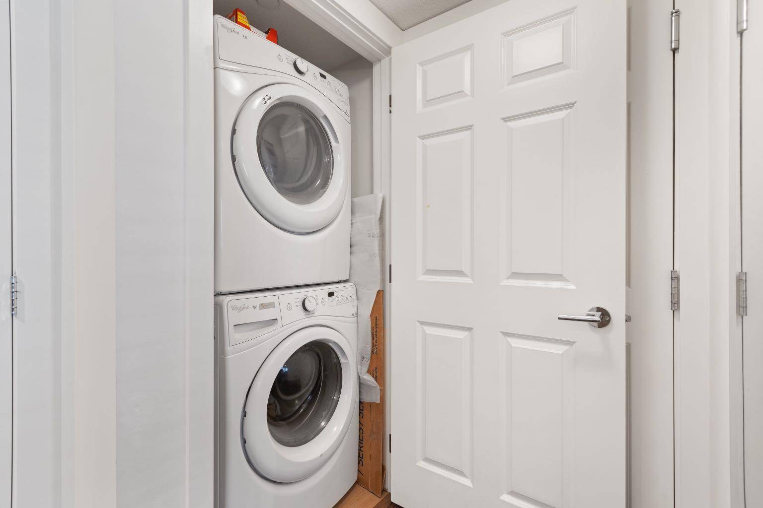 Calgary, AB T2Z 5C9,99 Copperstone PARK Southeast #2209