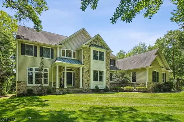 15 Wolfe Run Ct, Washington Twp., NJ 07853