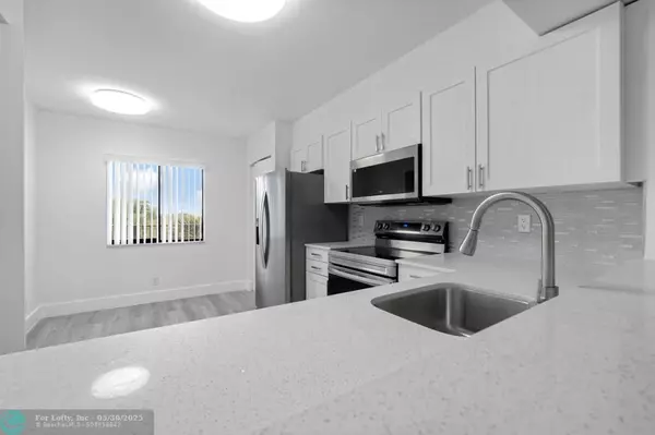2200 S Cypress Bend Dr #402, Pompano Beach, FL 33069