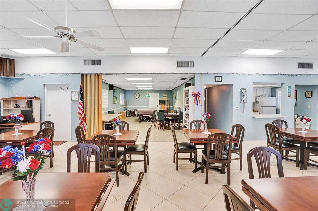 Deerfield Beach, FL 33441,810 SE 7th St  #303