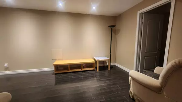Oakville, ON L6H 0B9,1305 Kestell BLVD #(Bsmnt)