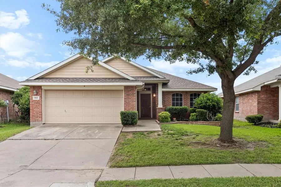 1042 Grimes Drive, Forney, TX 75126