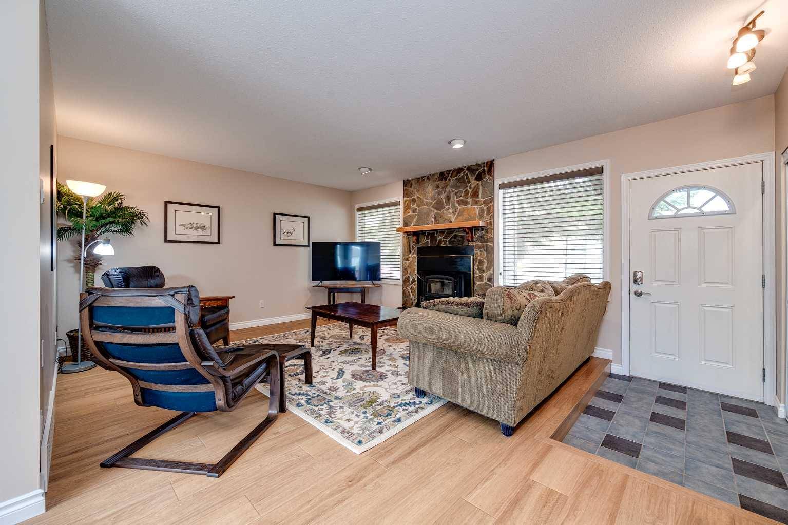 Red Deer, AB T4R 1S9,136 MCLEVIN CRES