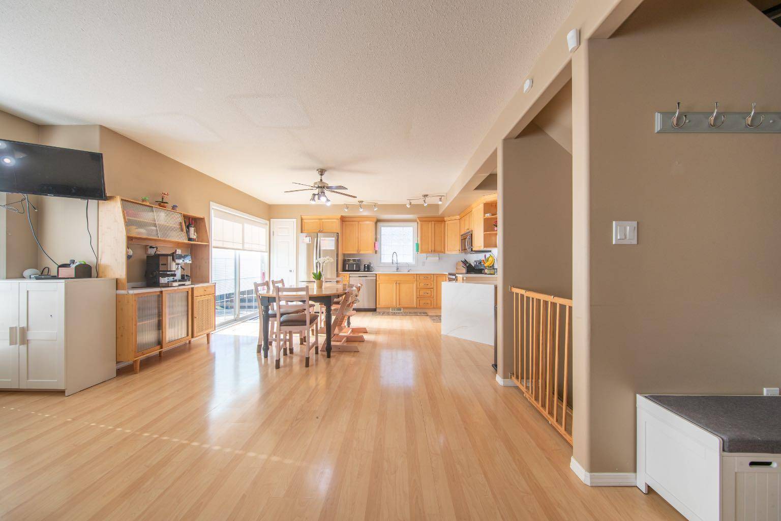 Lloydminster, AB T9V 3G3,2203 52B Avenue