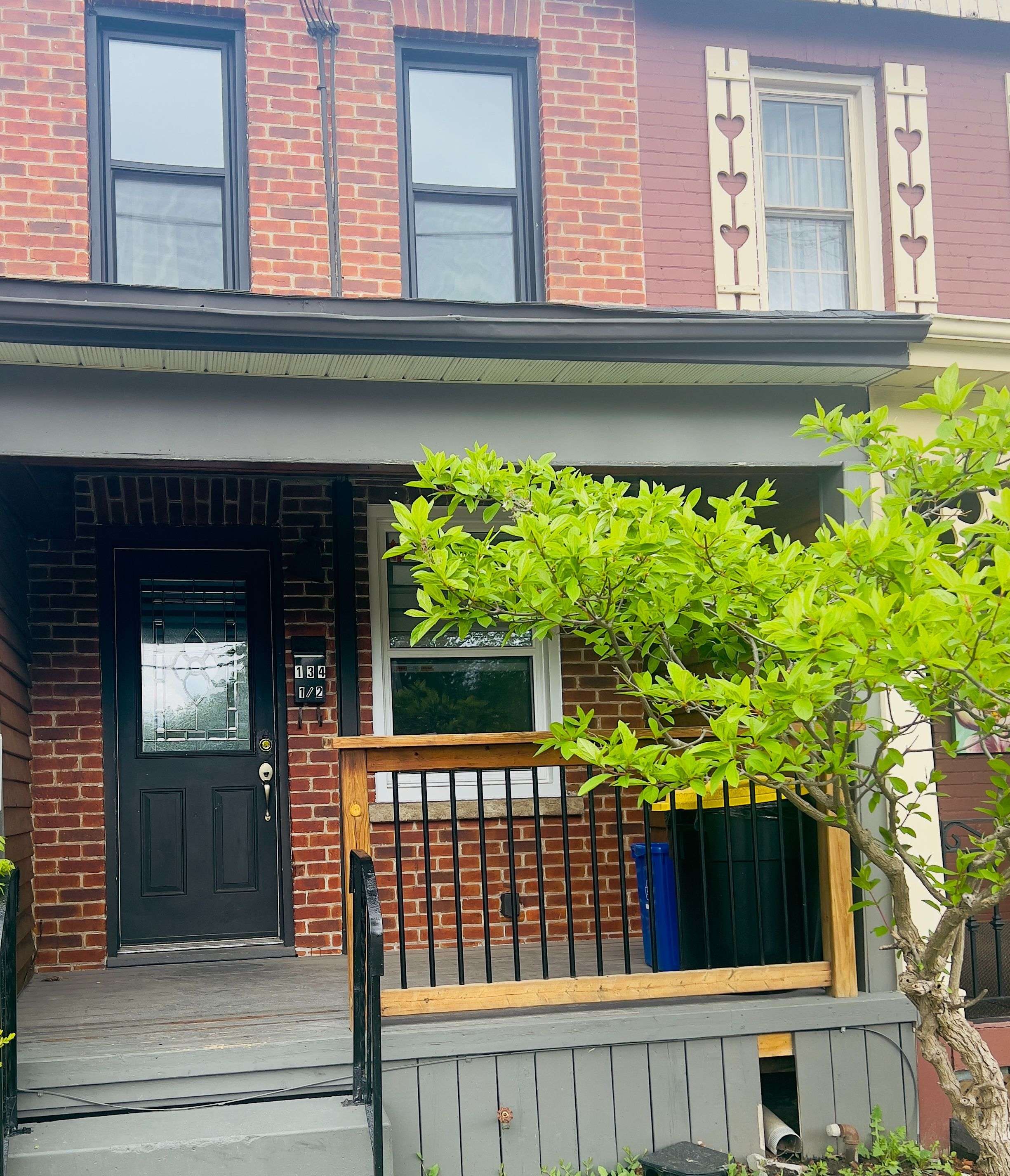 Oshawa, ON L1H 2P2,134 1/2 Olive AVE