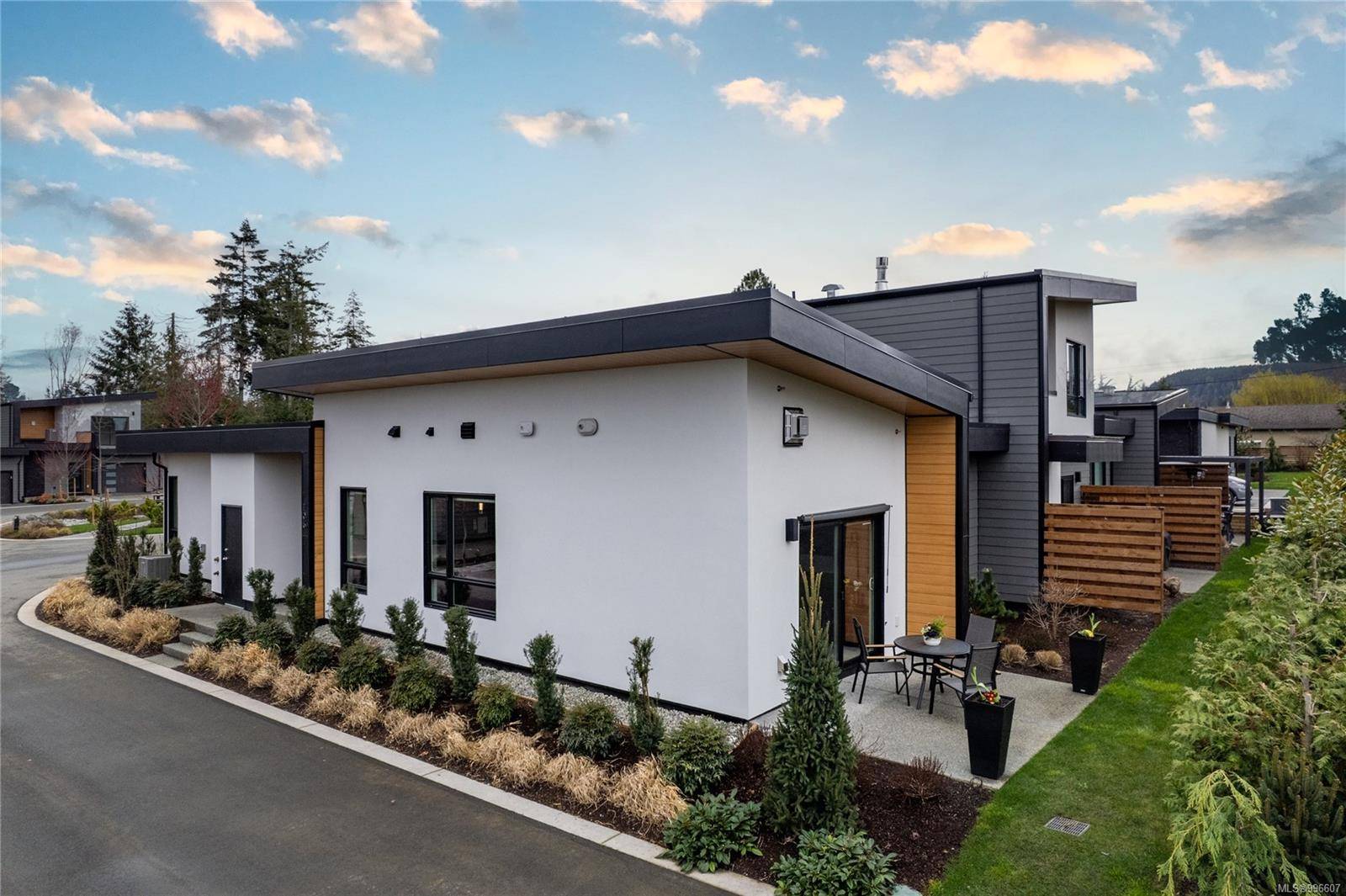 Parksville, BC V9P 1J2,463 Hirst Ave #106