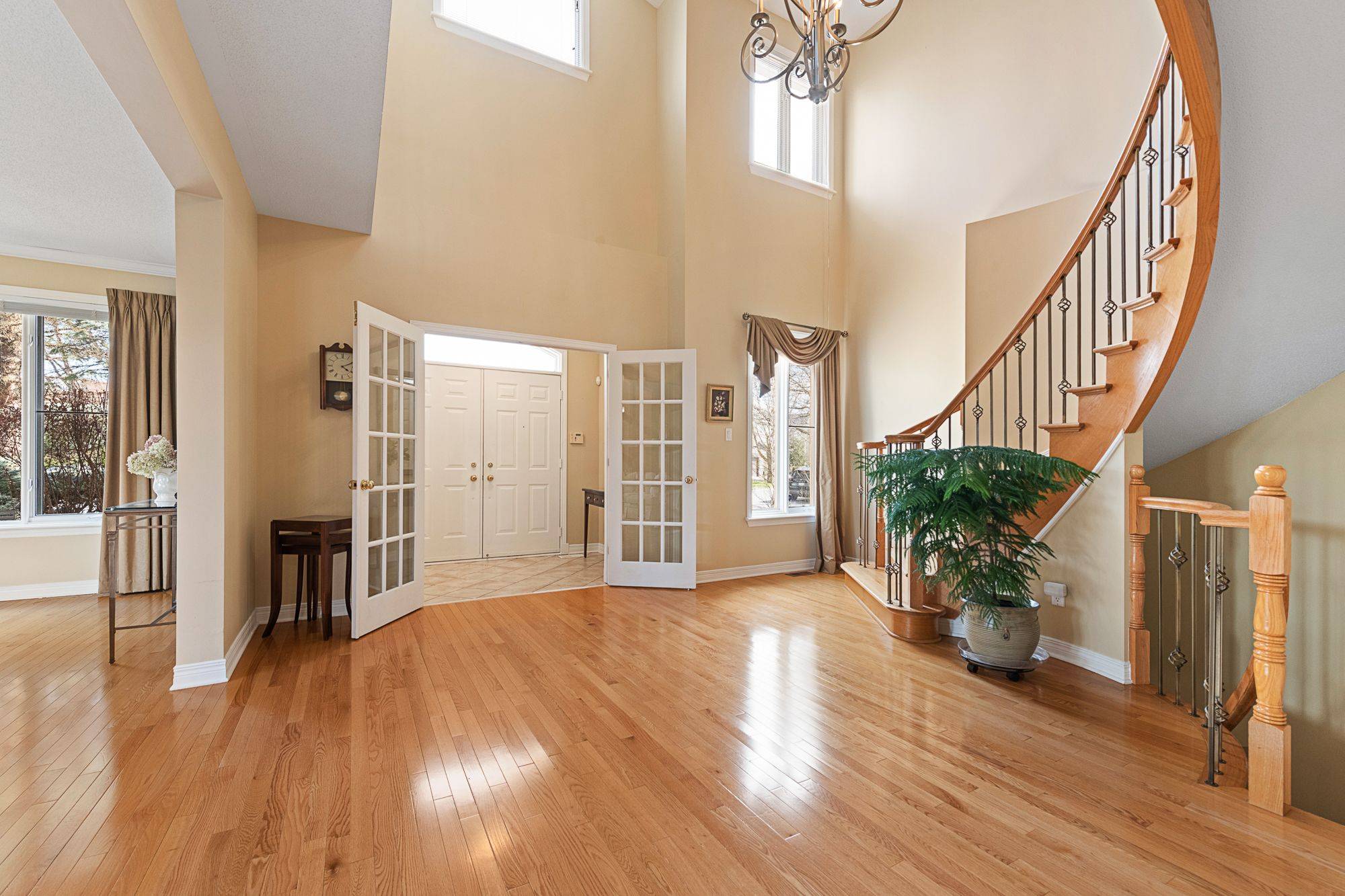 Kanata, ON K2K 3N2,67 Manning CT