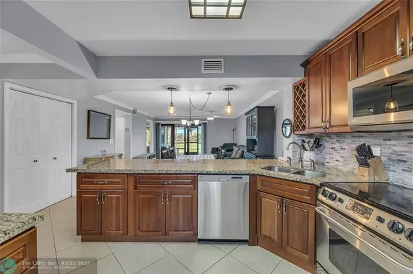 Deerfield Beach, FL 33064,960 NW 45th St #B3
