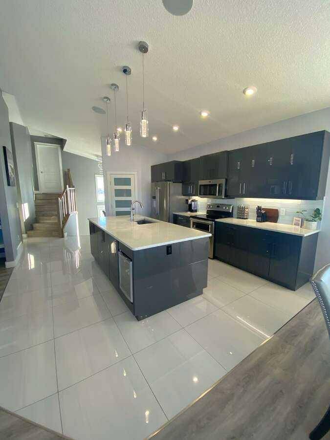 Grande Prairie, AB T8W 0L8,11346 O'brien Lake DR