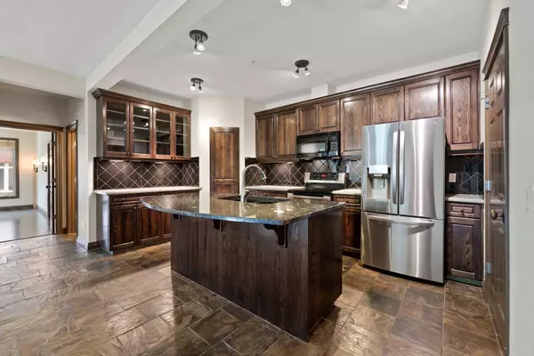 Calgary, AB T3C 2Z1,24 Hemlock CRES SW #2108