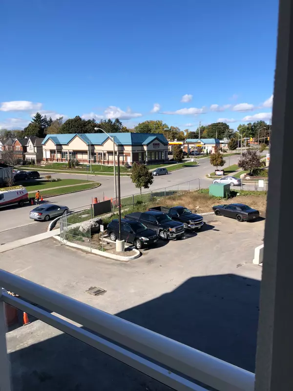 Clarington, ON L1B 0V4,21 Brookhouse DR #321