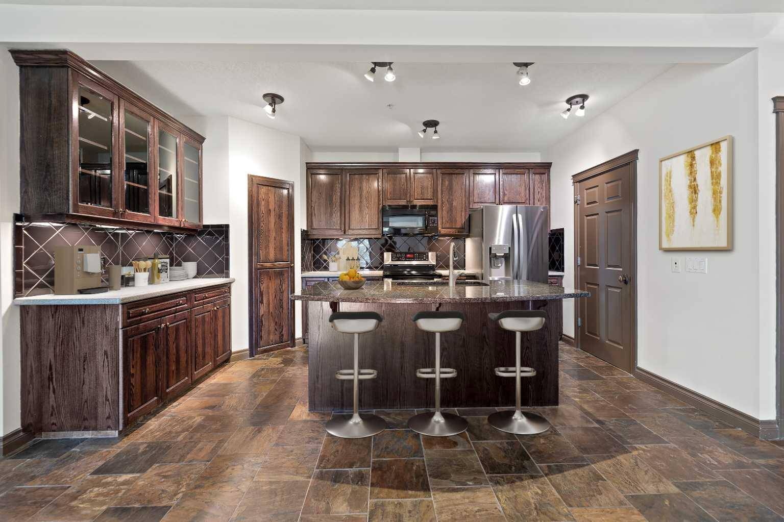 Calgary, AB T3C 2Z1,24 Hemlock CRES Southwest #2108