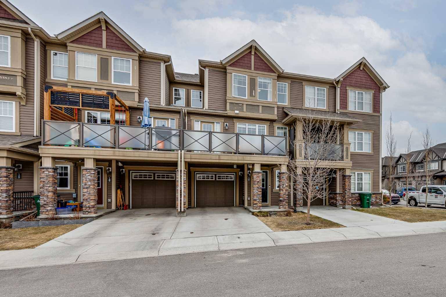 Airdrie, AB T4B 4J2,130 Hillcrest GDNS SW