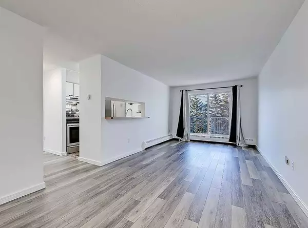 Calgary, AB T2B 3K4,21 Dover PT SE #301