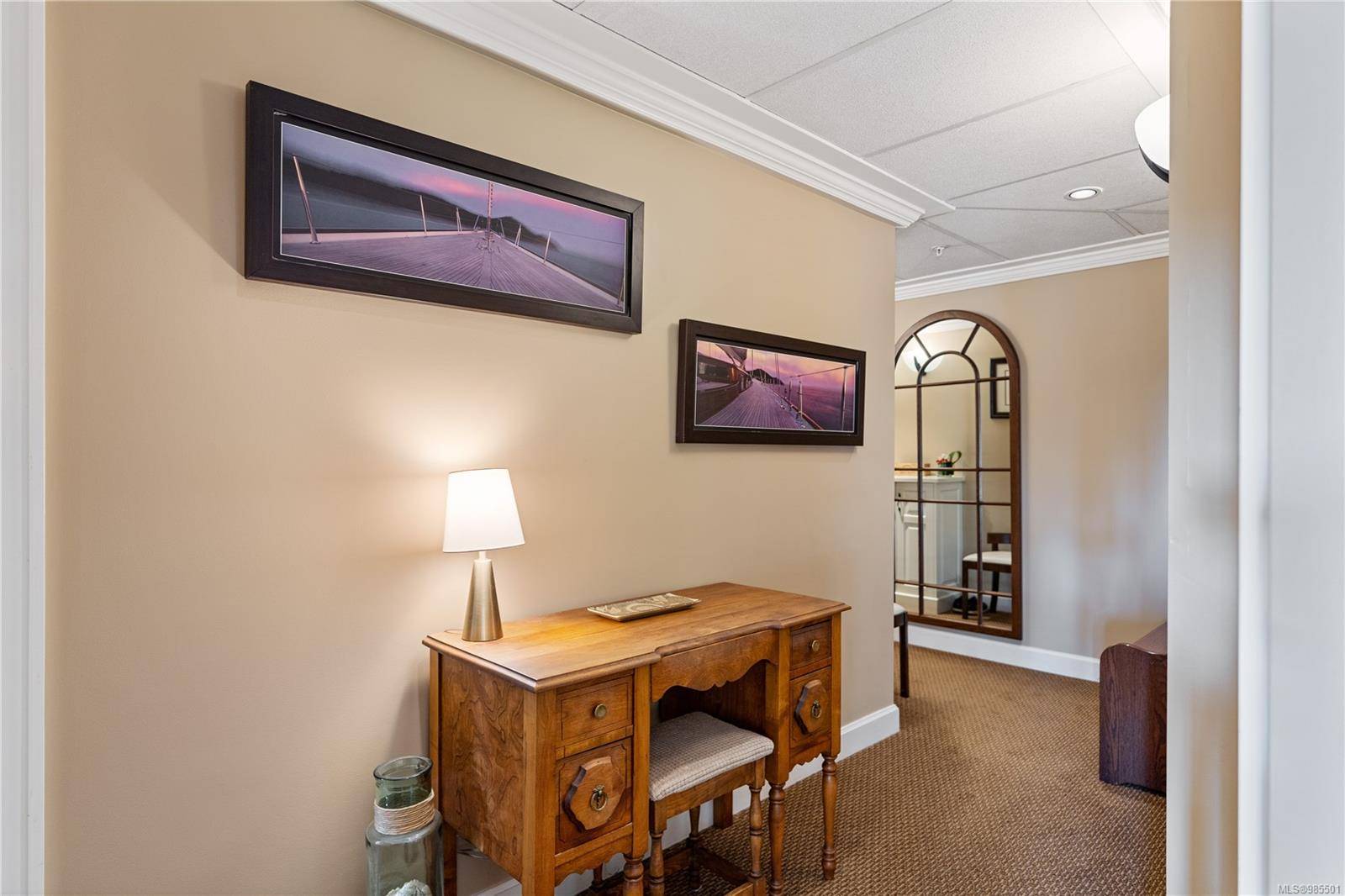 Sidney, BC V8L 2P8,2326 Harbour Rd #206