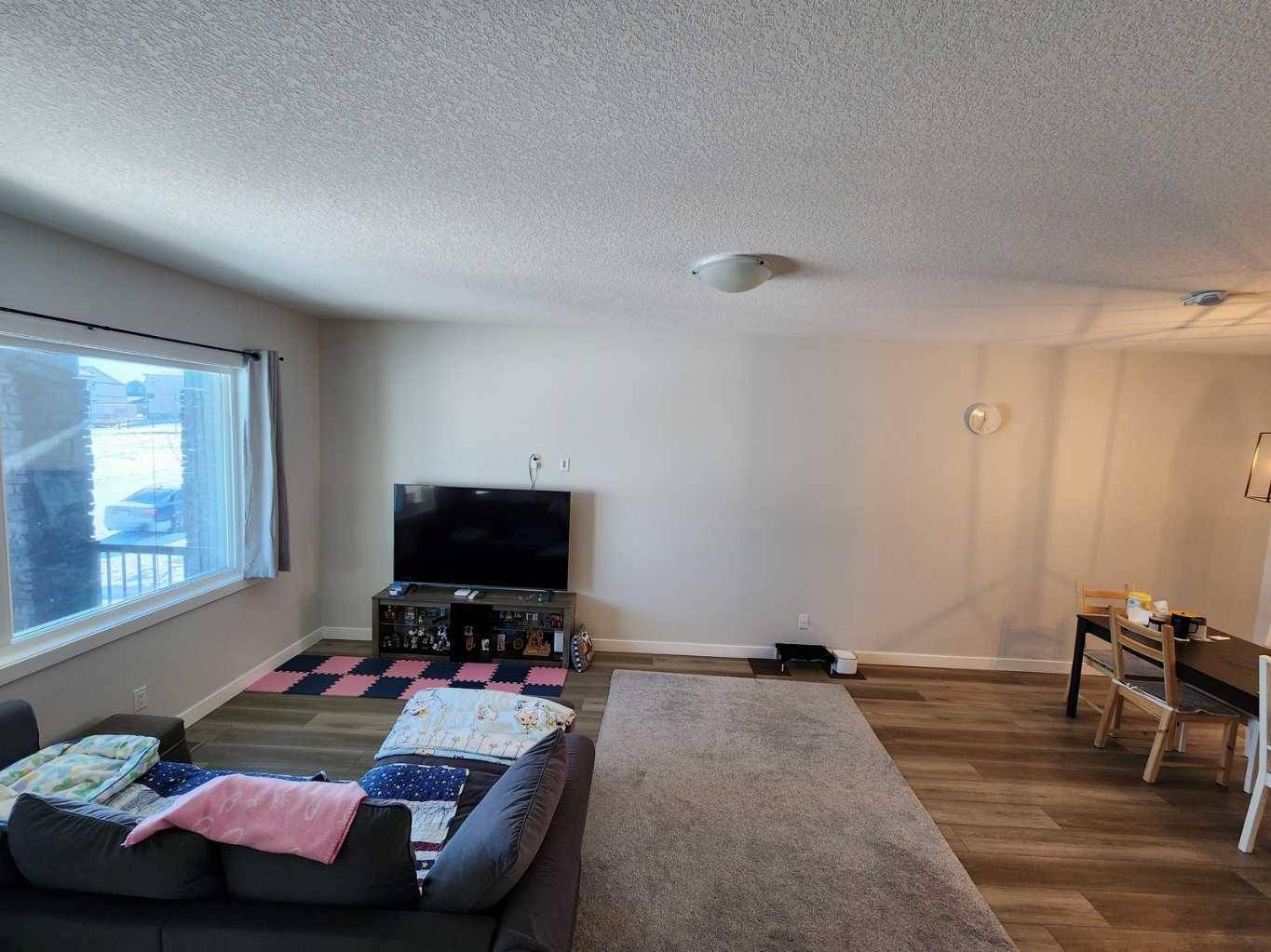 Calgary, AB T3R 2B5,99 Edith Passage NW