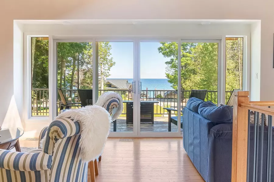 328 Cedar AVE, Meaford, ON N4L 1W5