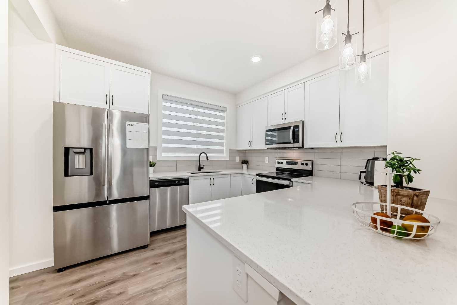 Calgary, AB T3P 1P2,483 Livingston WAY Northeast