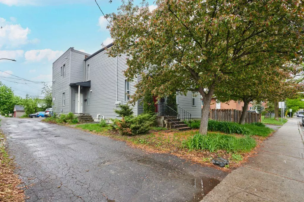 West Centre Town, ON K1Y 3E2,62 Laurel ST