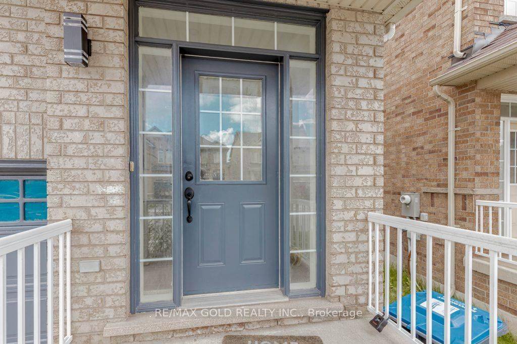 Brampton, ON L6X 0Y3,66 Crumlin CRES
