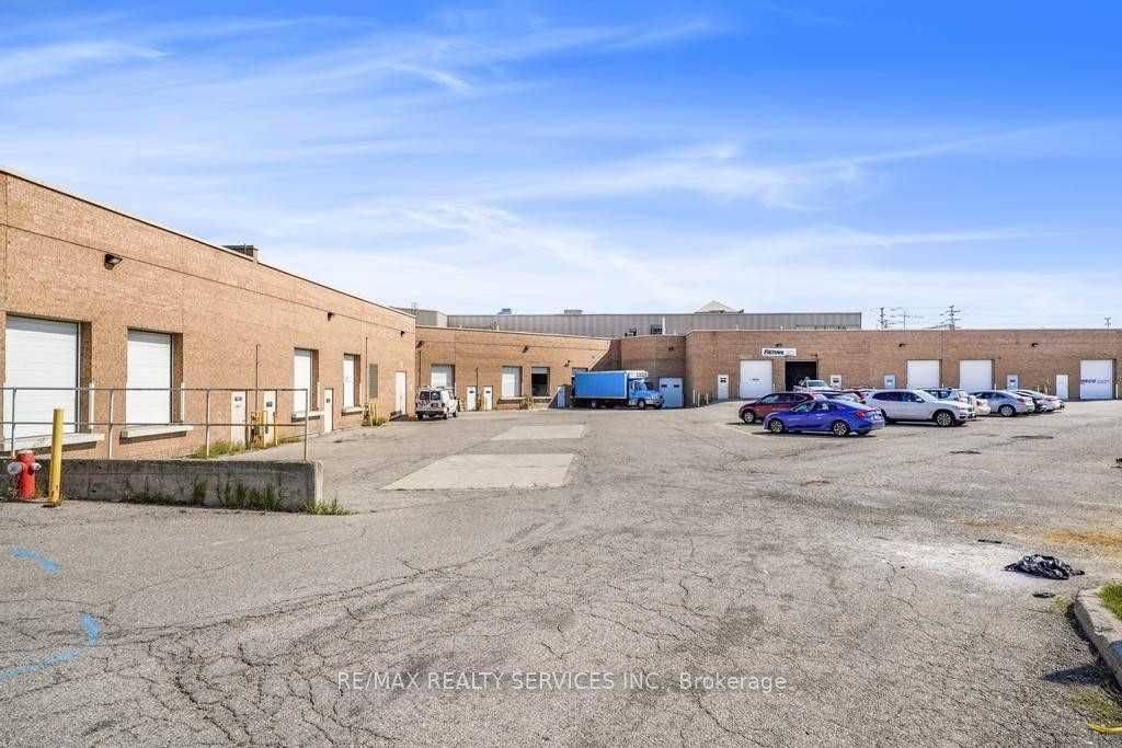 Mississauga, ON L5T 2M9,6660 Kennedy RD ##13