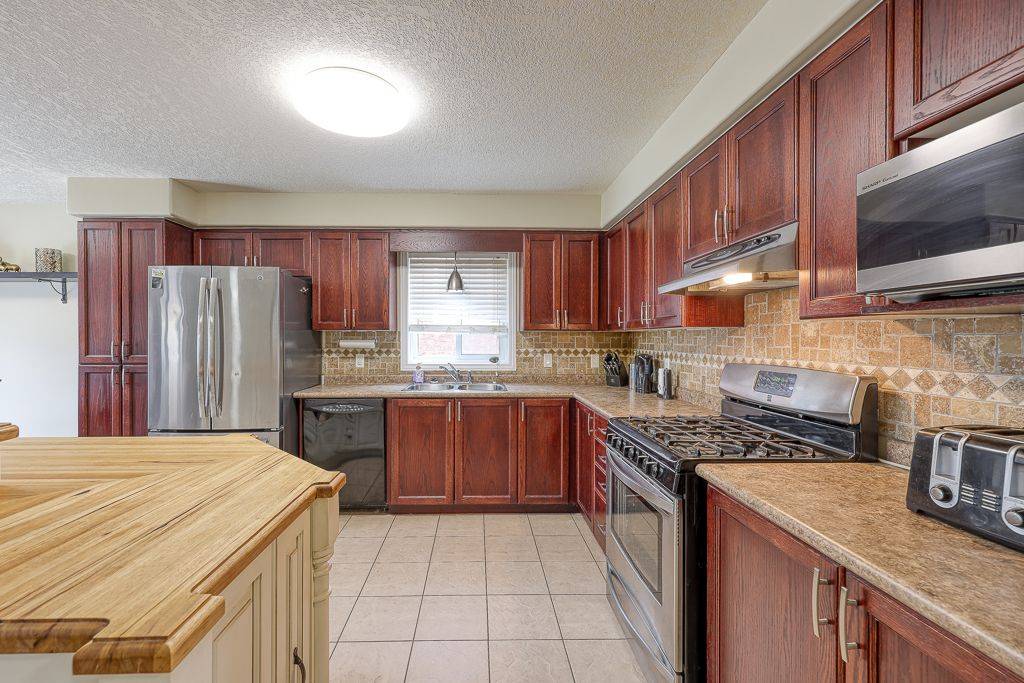 Woodstock, ON N4V 0A9,1079 Marquette DR