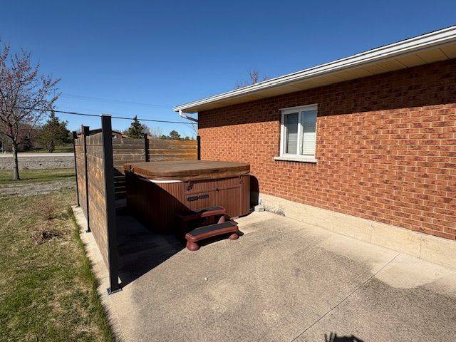 Wainfleet, ON L0S 1V0,40298 Youngs RD